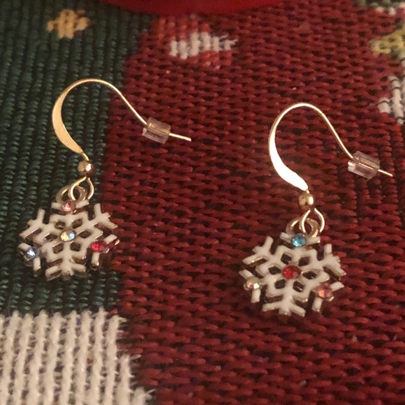 Handmade Brand New Christmas Snowflake Earrings - Picture 4 of 5